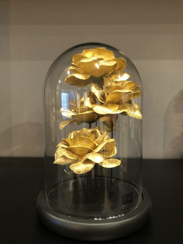 Stolp met gouden roos